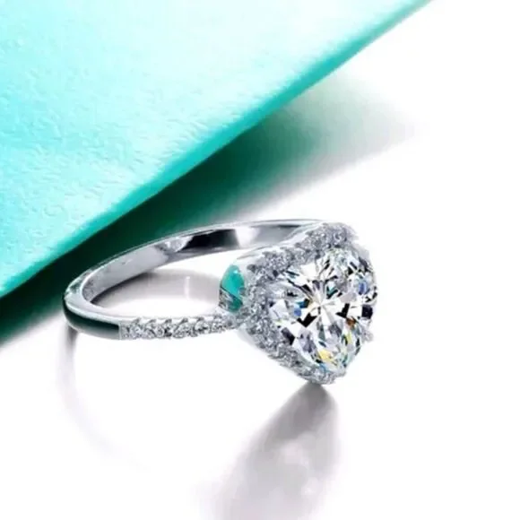 Silver Heart Cubic Zirconia Women's Ring‎ Size 6 NEW IN BOX - Picture 8 of 8